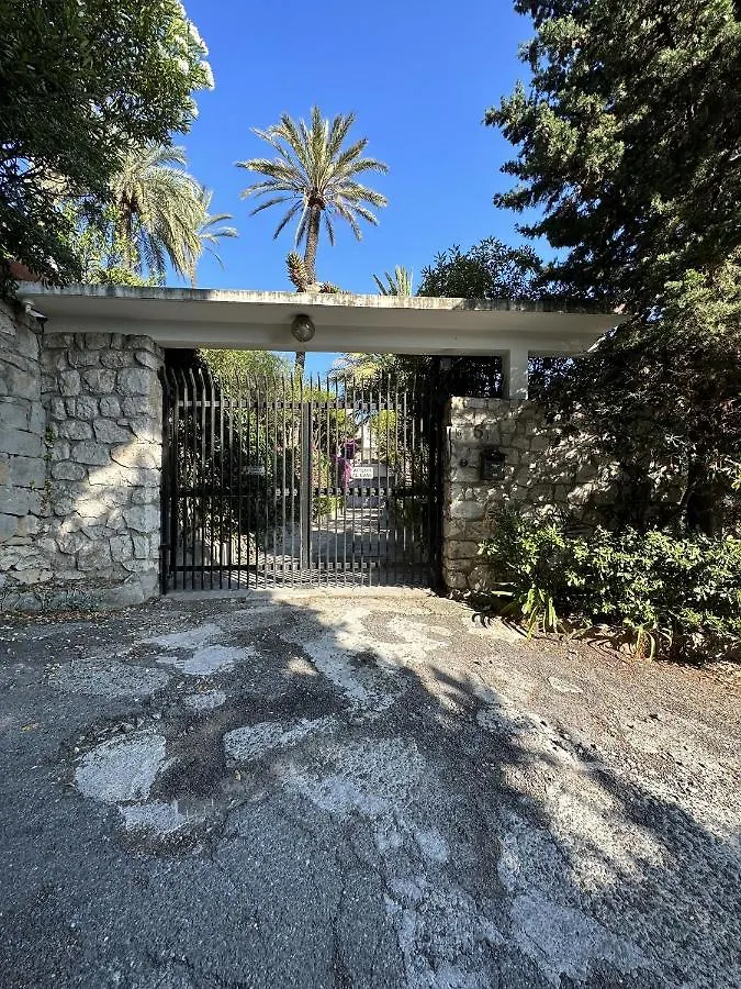 Le Rose Di Emma Villa Bordighera 0*,  Italy